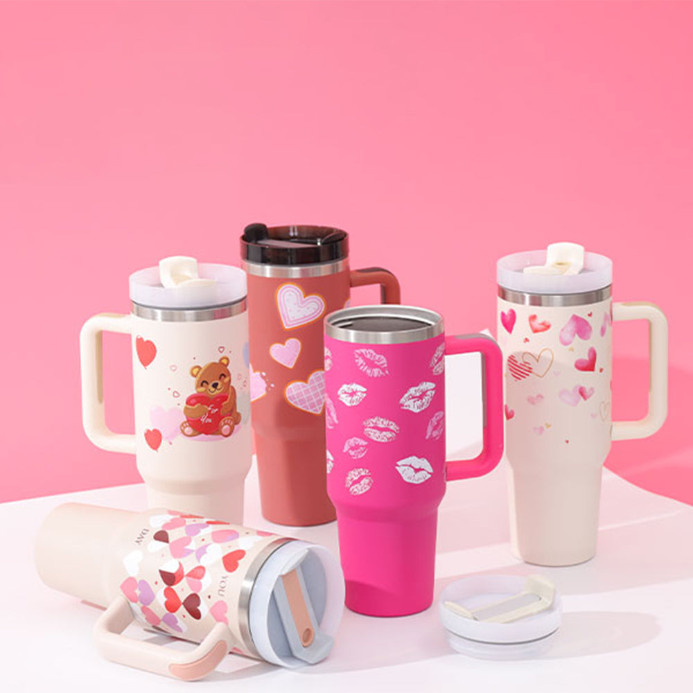 Thirsty Diva 40oz tumbler showing ergonomic handle detail